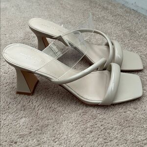 Marc Fisher Nude heels